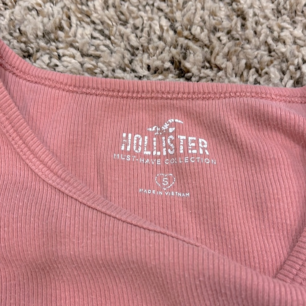 HOLLISTER Tops - Picture 3 of 7
